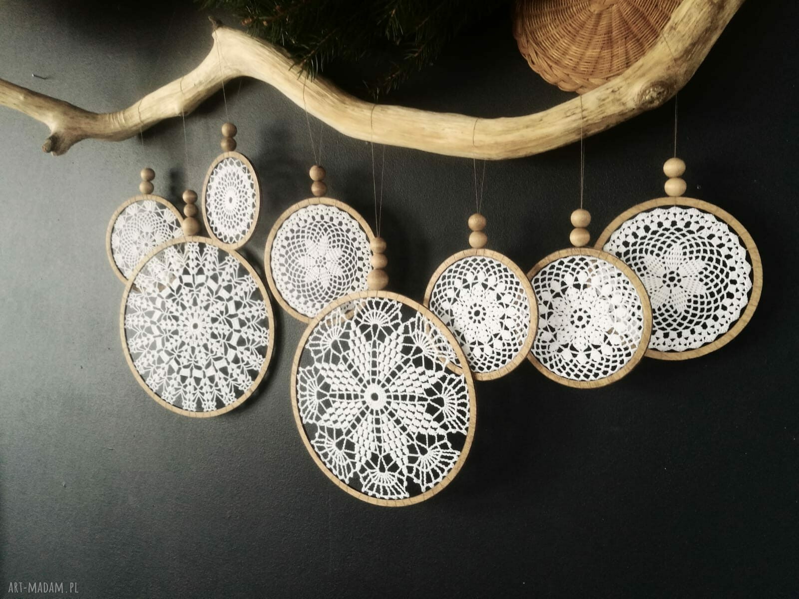 Zestaw 8 mini łapaczy snów w stylu boho - białe dekoracje ścienne