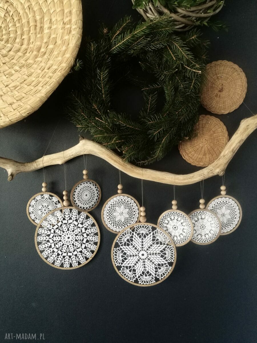 Zestaw 8 mini łapaczy snów w stylu boho - białe dekoracje ścienne