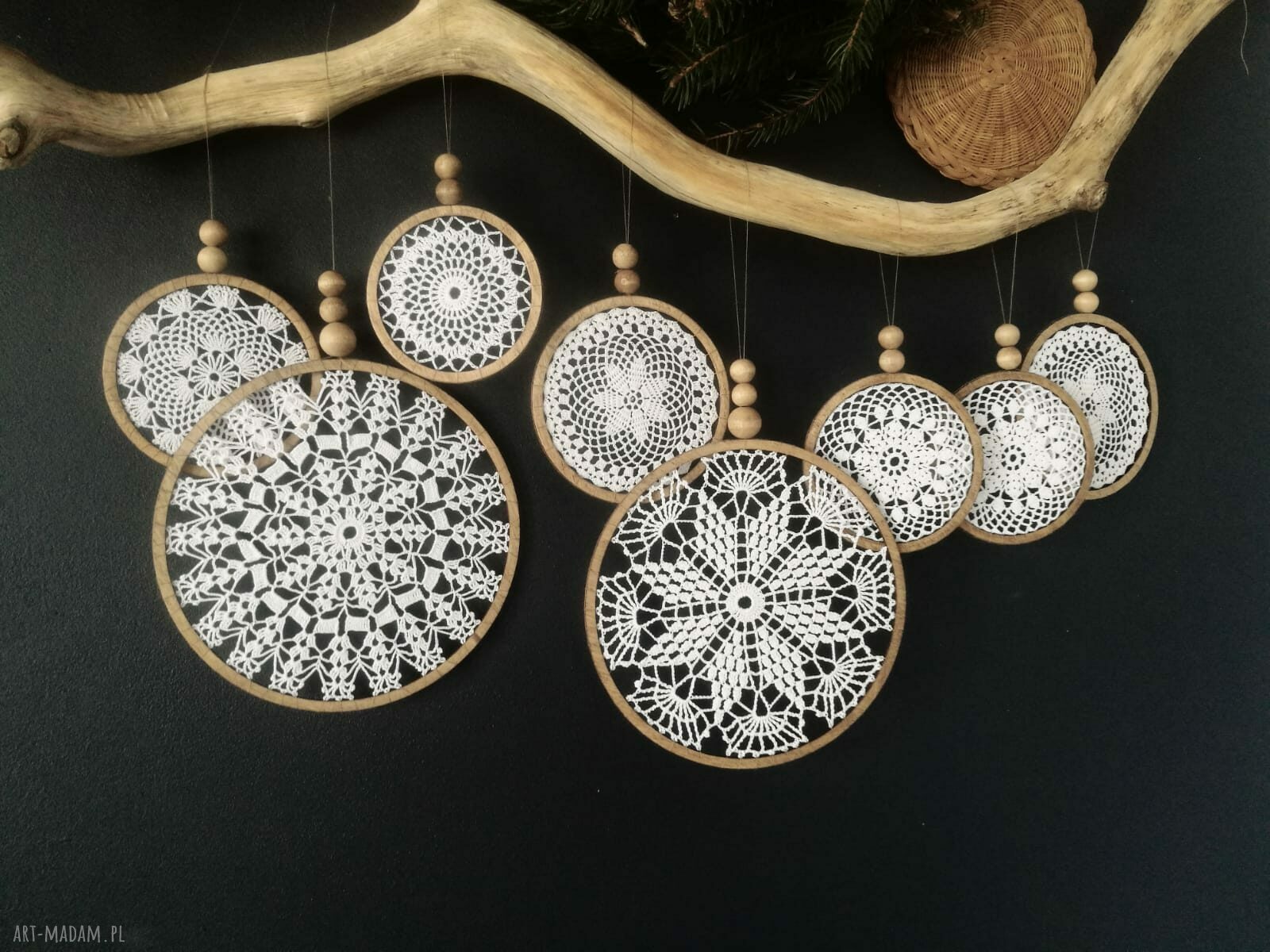 Zestaw 8 mini łapaczy snów w stylu boho - białe dekoracje ścienne