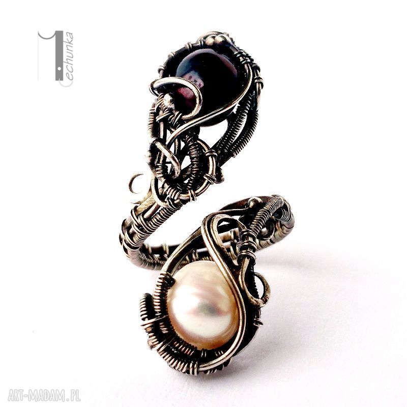 pierścionki: Monochrome V srebrny pierścień z perłami hand made