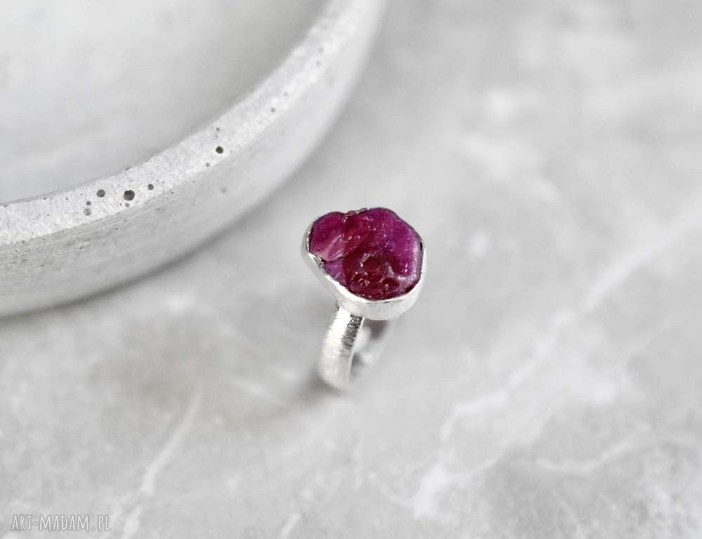 pierścionki: 925 Srebrny pierścionek z rubinem handmade