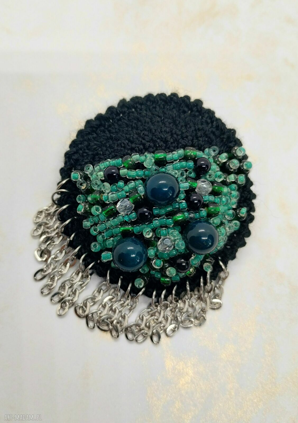 Abstrakcyjna broszka szydełkowa czarno-zielona KR/29/26 - handmade