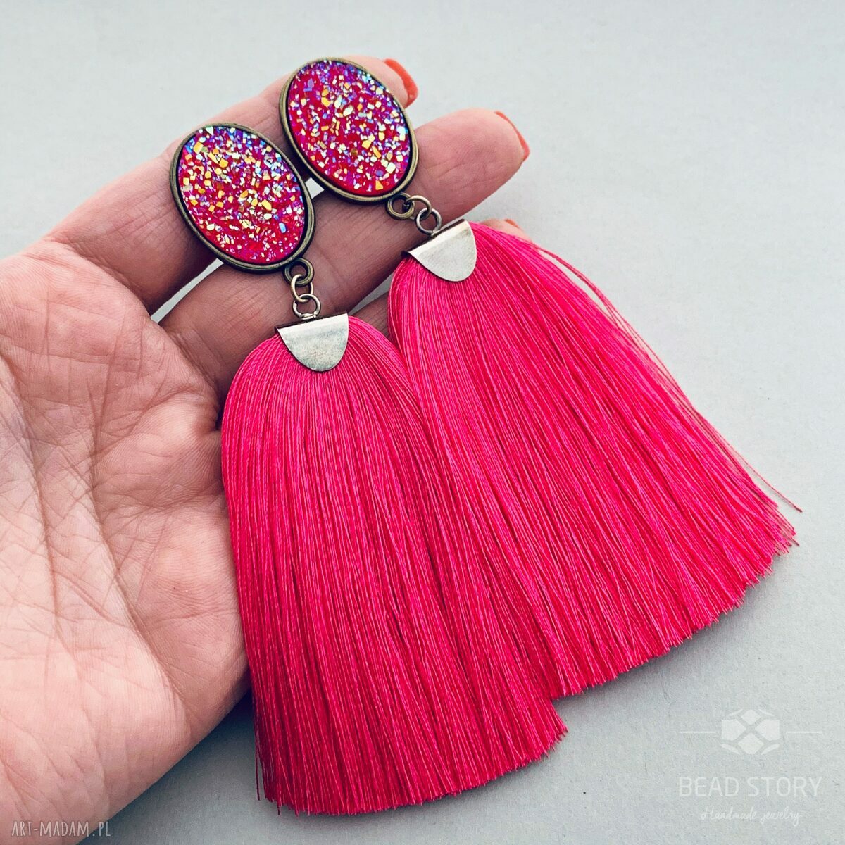 Klipsy Aga - różowe chwosty na imprezę (Bead Story)