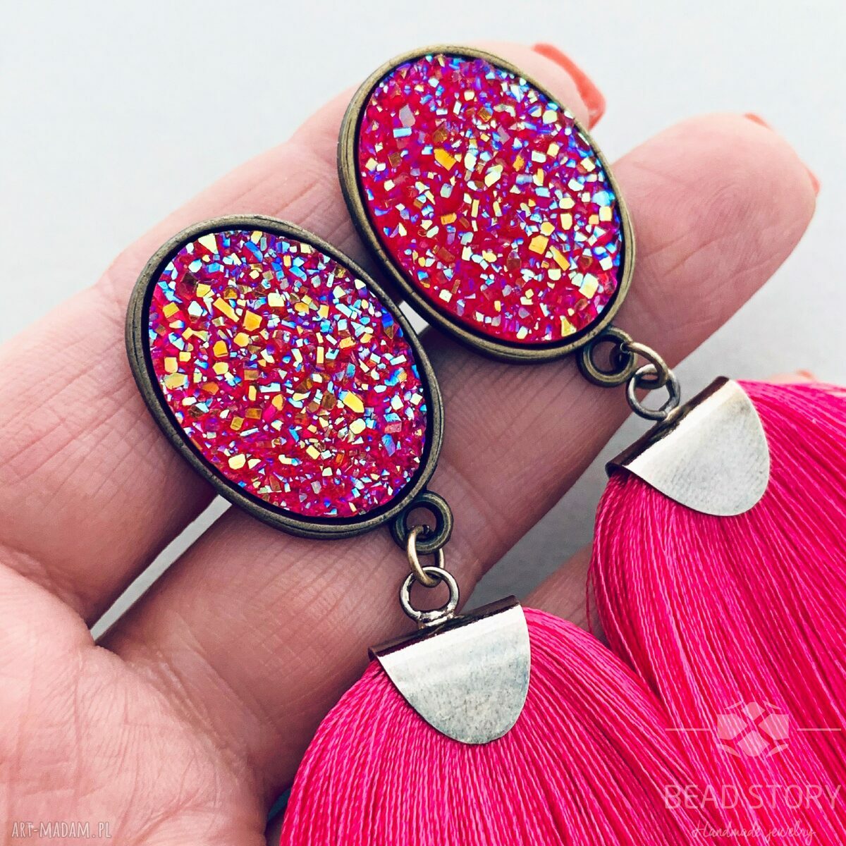 Klipsy Aga - różowe chwosty na imprezę (Bead Story)