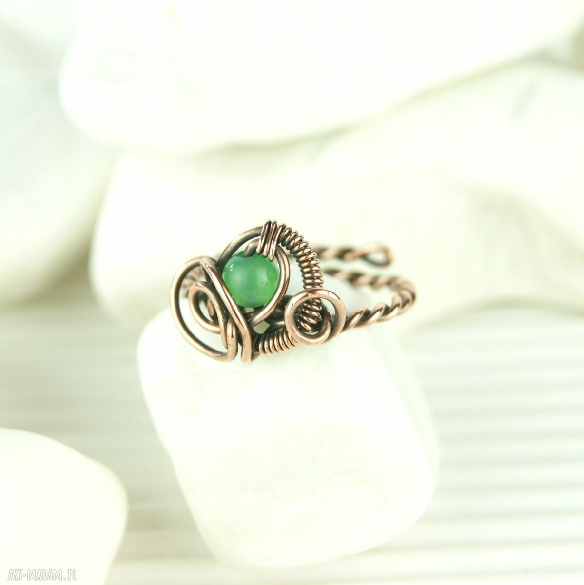 Regulowany pierścionek z zielonym agatem i miedzią - wire wrapping