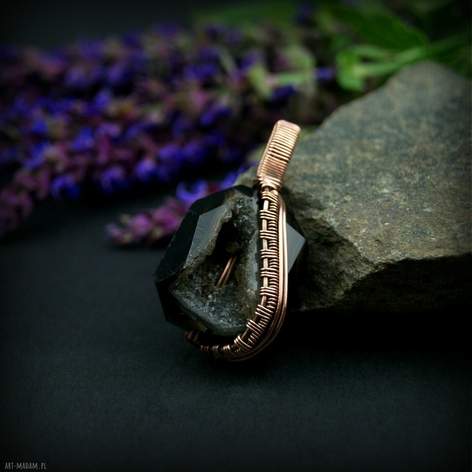 Agat z druzą - wisiorek wire wrapping z miedzi