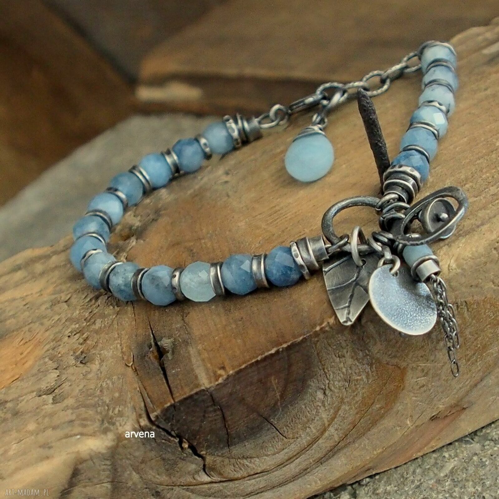Akwamaryn - bransoletka ze srebra oksydowanego 925 z charms