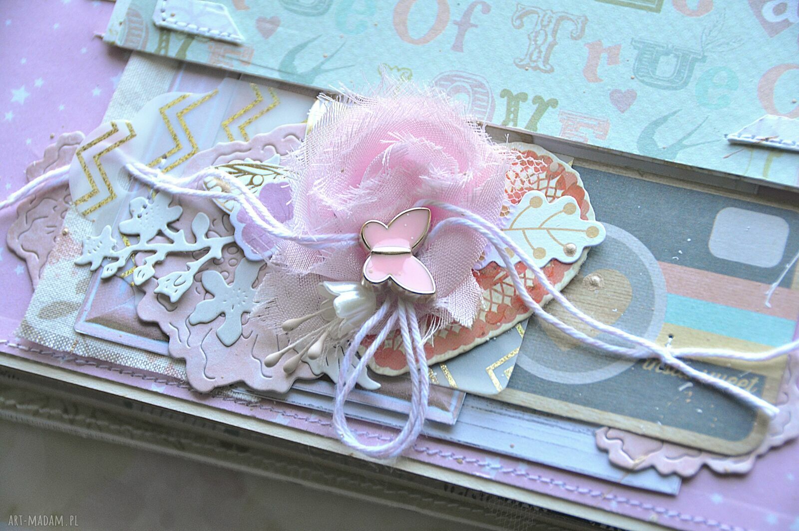 Album dla dziewczynki - ręcznie robione scrapbookingowe wspomnienia w różowo-turkusowym stylu