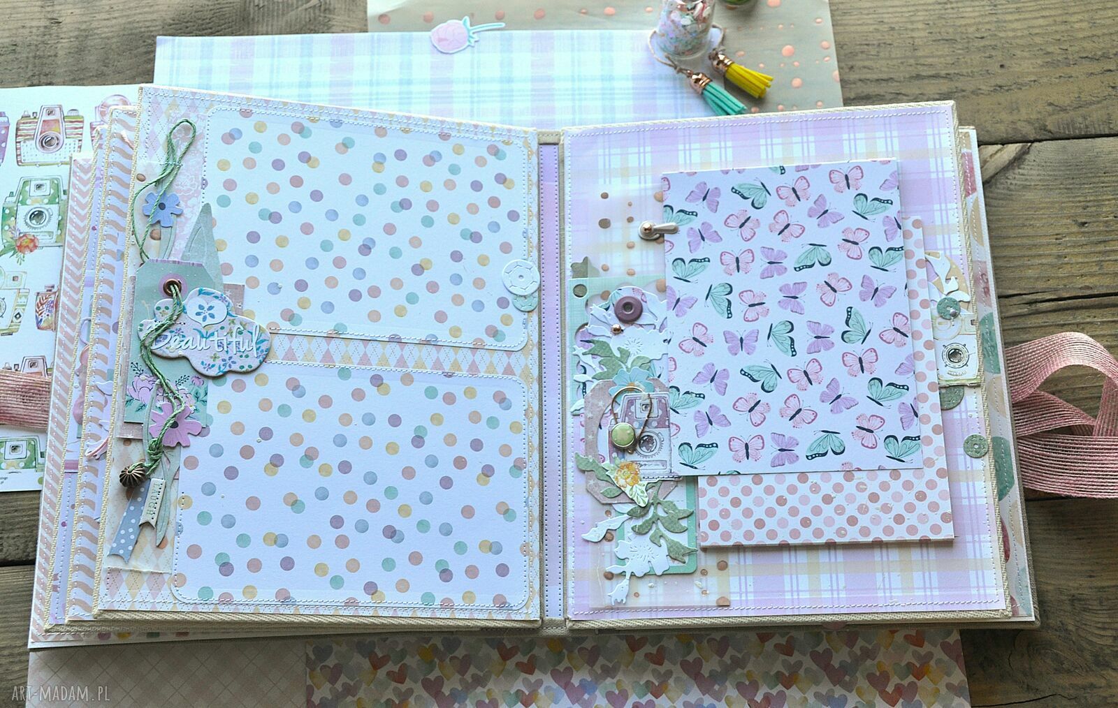 Kolorowy album dla dziewczynki 26x20 cm - scrapbooking na 30 zdjęć 10x15