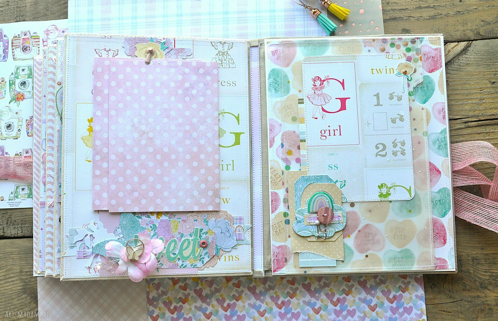 Kolorowy album dla dziewczynki 26x20 cm - scrapbooking na 30 zdjęć 10x15