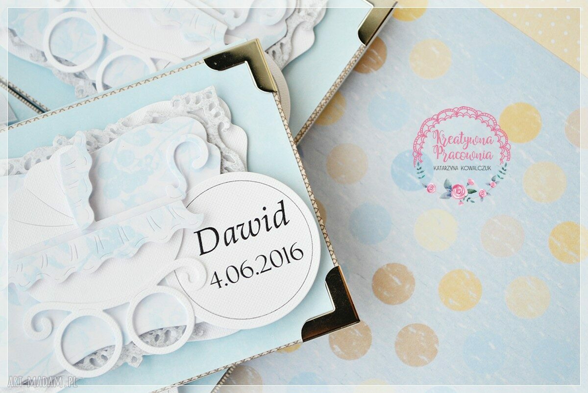Album dziecięcy w formie scrapbookingowej pamiątki na zdjęcia 9x13