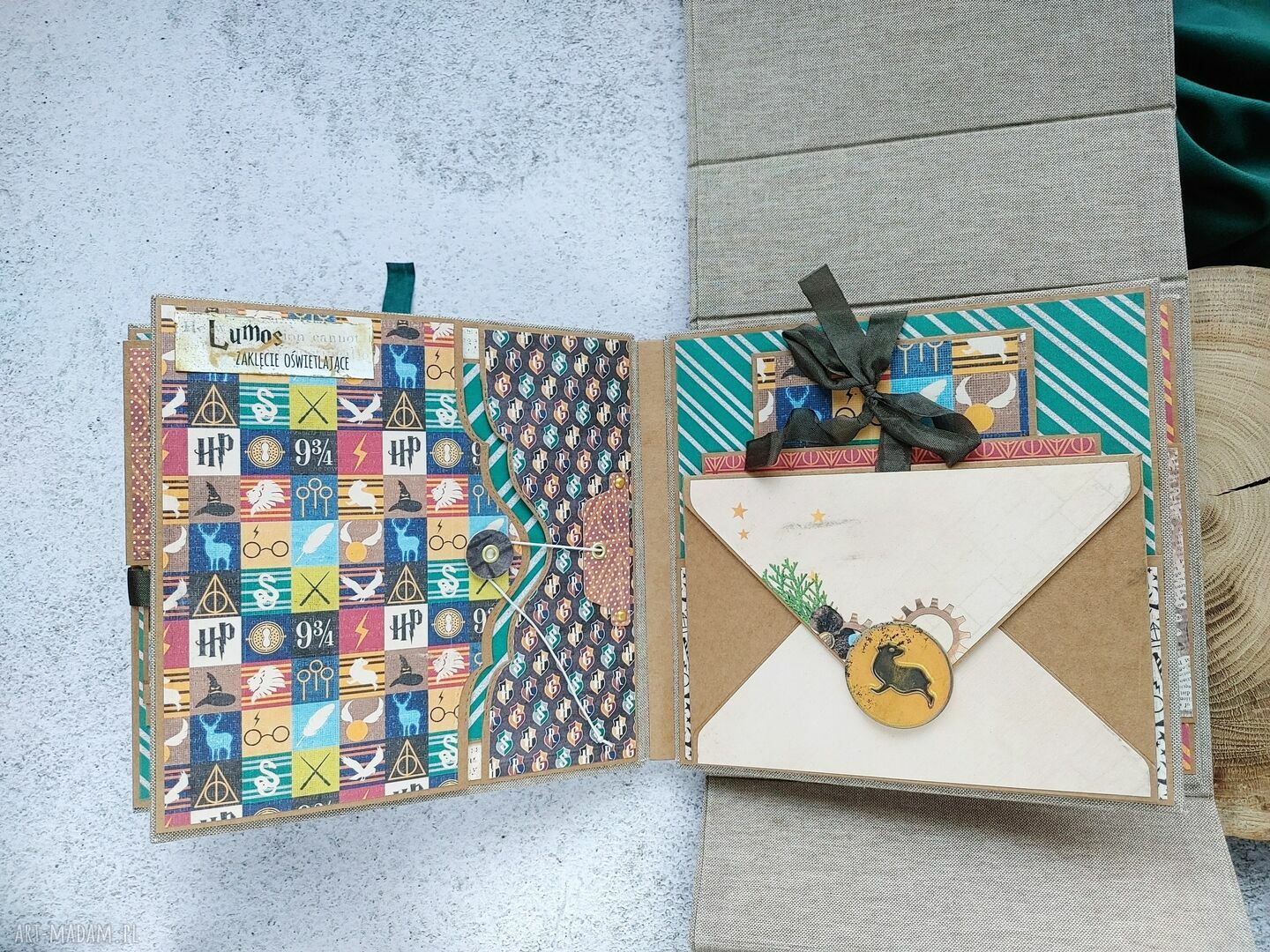 Ręcznie robiony album magiczny w stylu Harrego Pottera - scrapbook na zdjęcia 10x15 cm