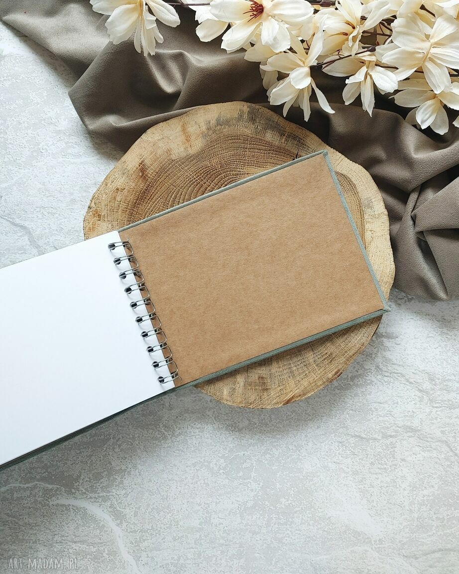 Album na zdjęcia "Wyjątkowe chwile" - ręcznie robiony scrapbooking