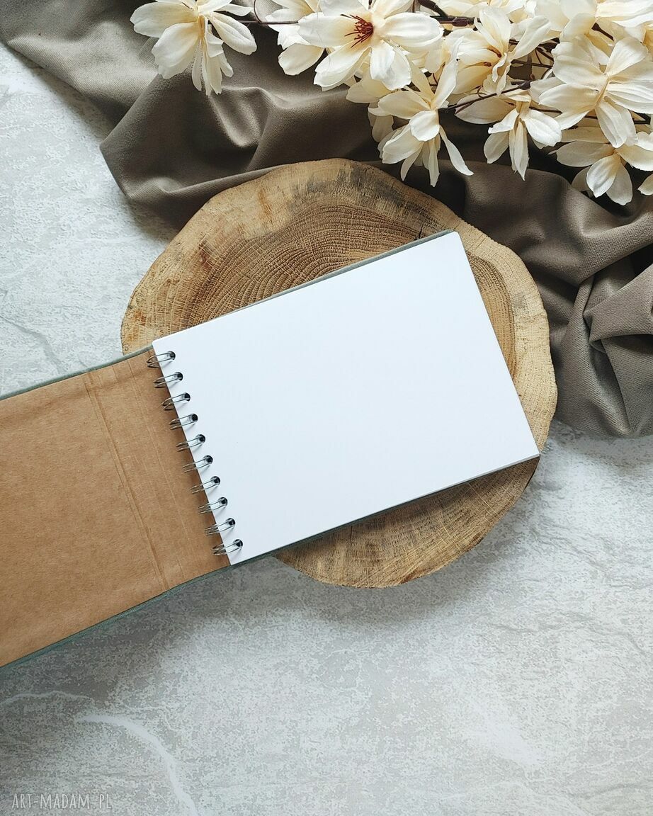 Album na zdjęcia "Wyjątkowe chwile" - ręcznie robiony scrapbooking