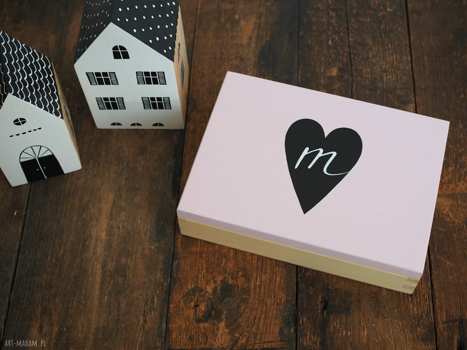 Personalizowane pudełko na zdjęcia 15x20 cm lub A5 - serce z literką