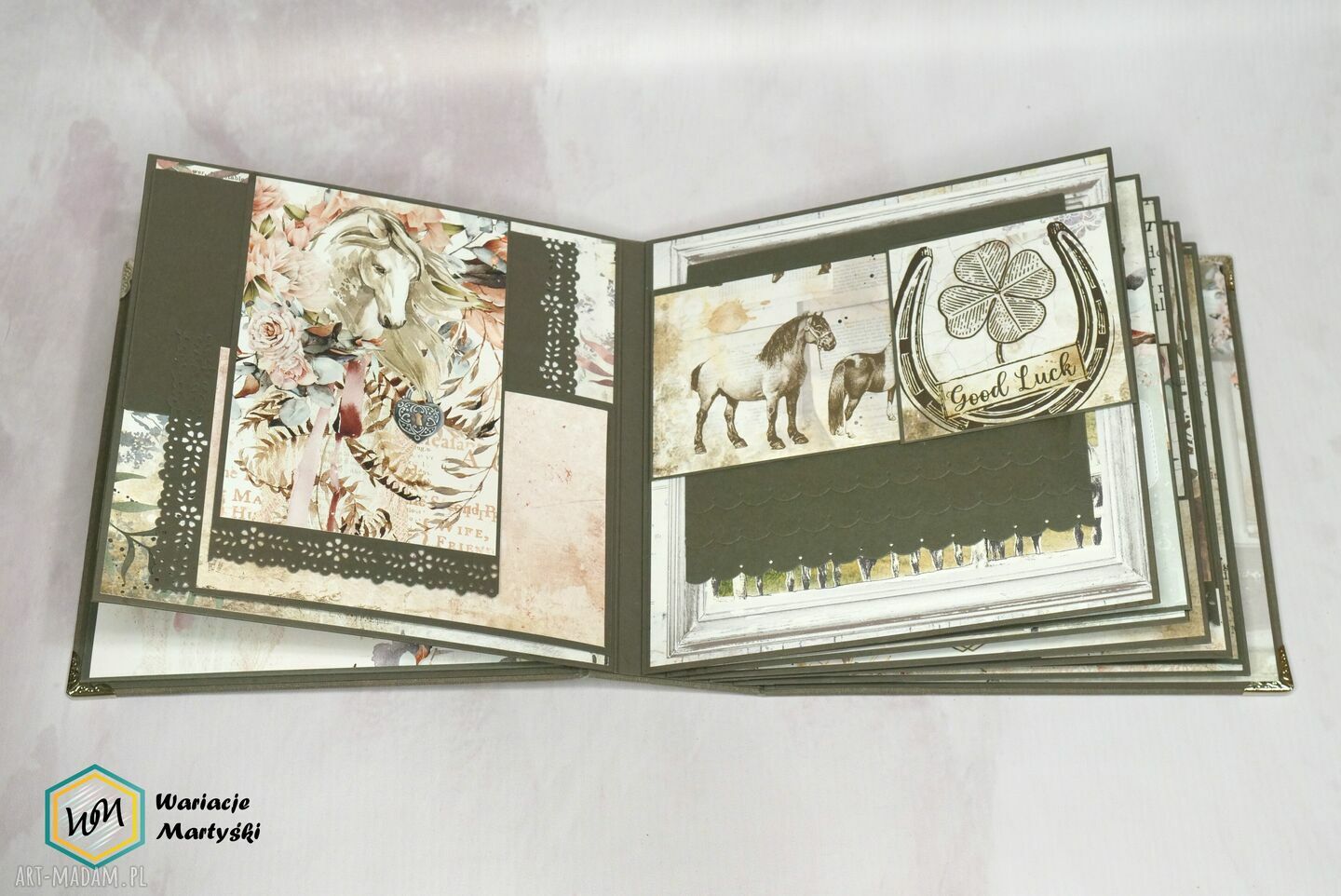 Album scrapbooking z motywem koni - pamiątka na zdjęcia i wspomnienia