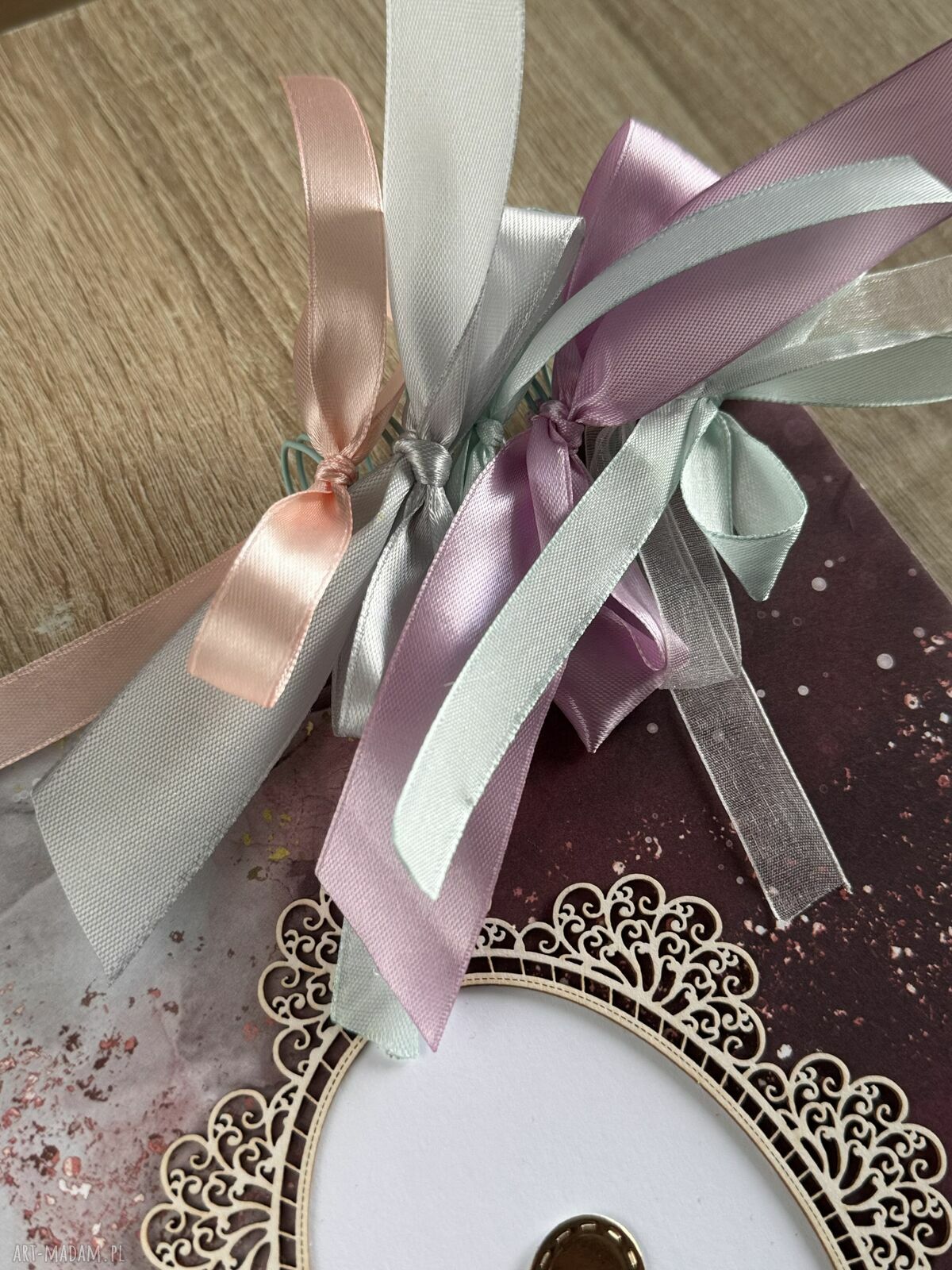 Album z sercem - ręcznie robiona pamiątka ślubna w stylu scrapbooking