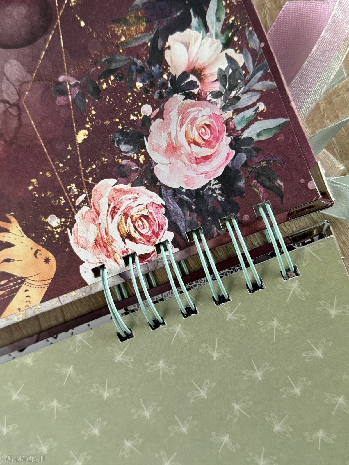 Album z sercem - ręcznie robiona pamiątka ślubna w stylu scrapbooking
