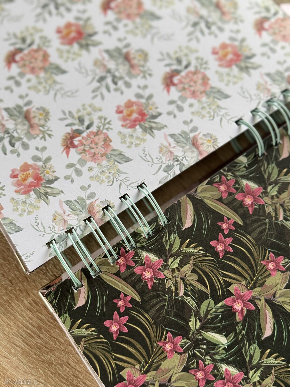 Album z sercem - ręcznie robiona pamiątka ślubna w stylu scrapbooking