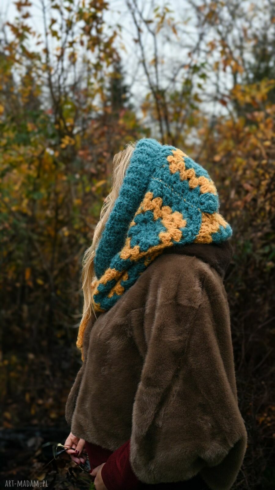 Balaclava z alpaki - ręcznie szydełkowana zimowa kominiarka w kwiaty (oversize)
