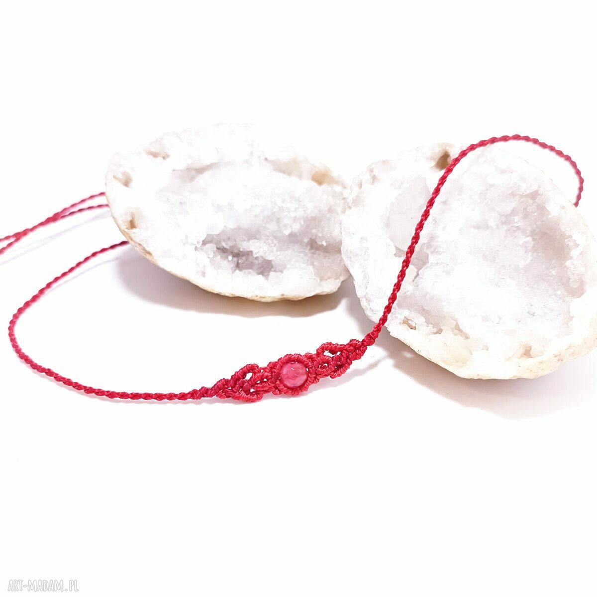 Ambrozja - czerwony choker z jadeitem i hematytem w mikromakramie
