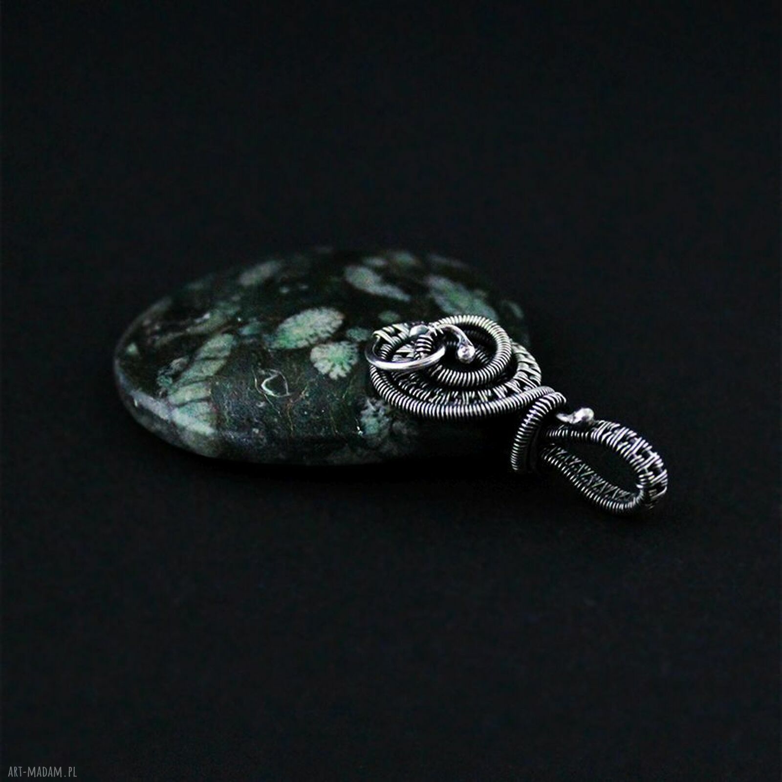 Amelia - duży wisior z agatem mszystym wire-wrapping (ciemnozielony)