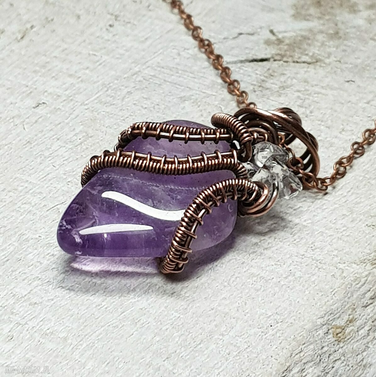 Ametyst z kryształem górskim - ręcznie robiony wisiorek z miedzi wire wrapping
