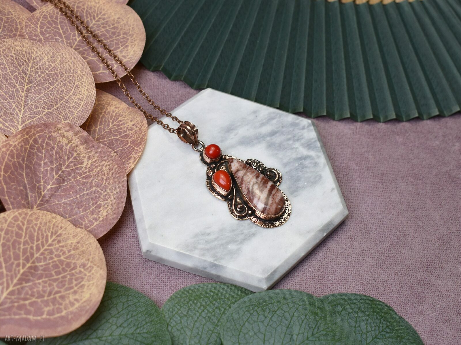 Ręcznie robiony miedziany wisiorek amulet na prezent – ozdobny talizman