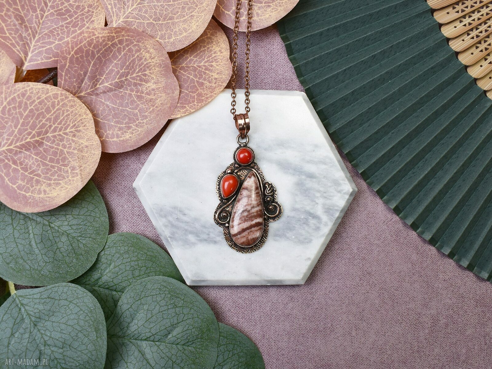 Ręcznie robiony miedziany wisiorek amulet na prezent – ozdobny talizman