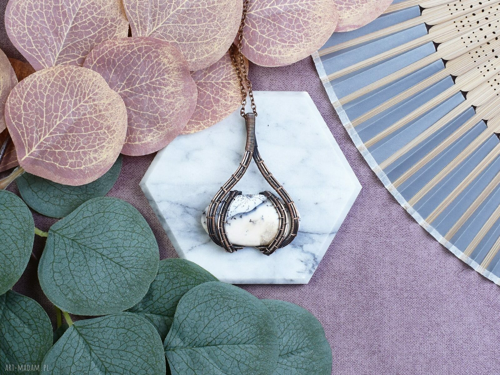 Miedziany wisiorek Wire Wrapping z kamieniem w stylu boho ręcznie robiony naszyjnik art Madam.pl