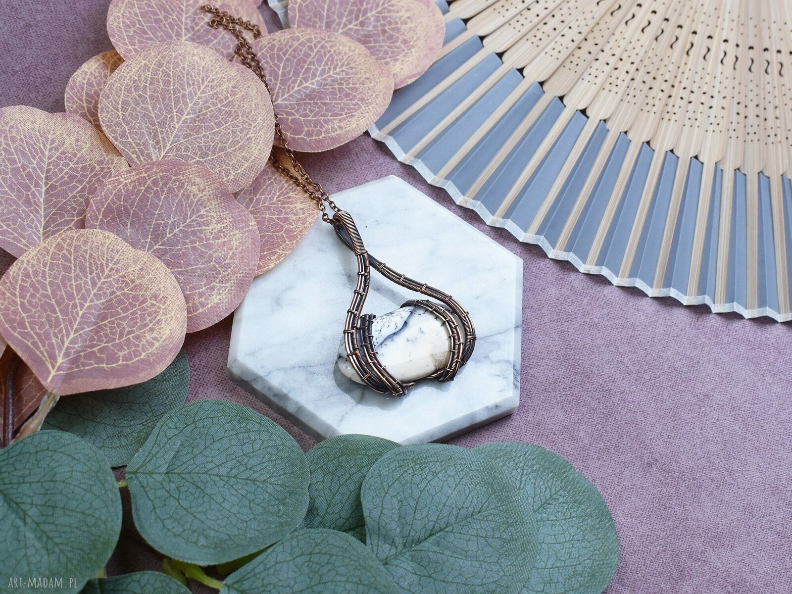 Miedziany wisiorek Wire Wrapping z kamieniem w stylu boho ręcznie robiony naszyjnik art Madam.pl
