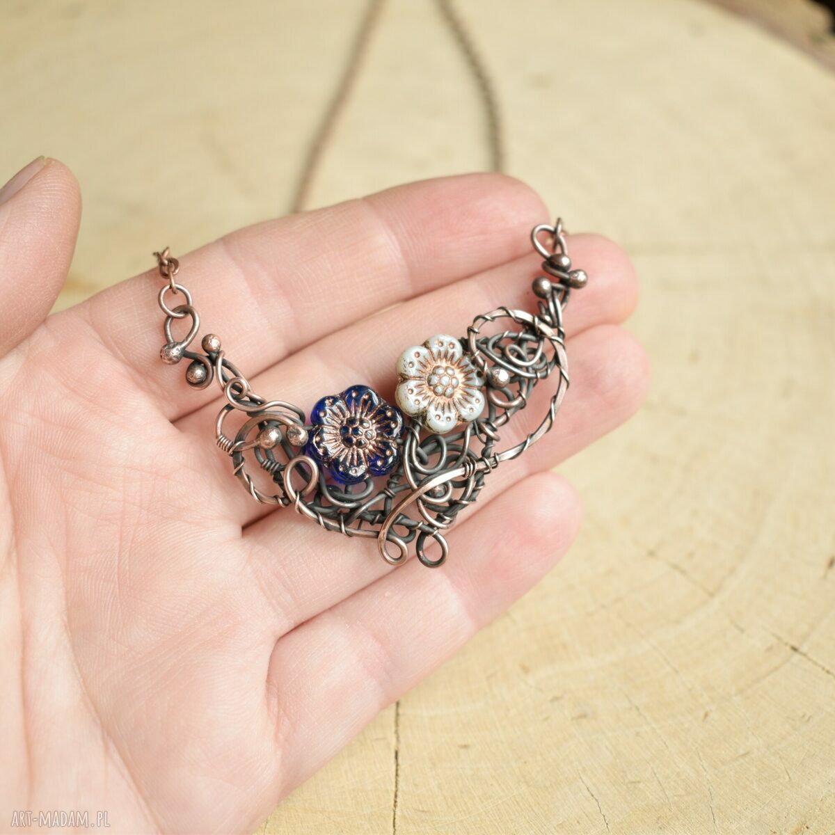 Anemonki - miedziany naszyjnik wire wrapping ze szklanymi kwiatkami