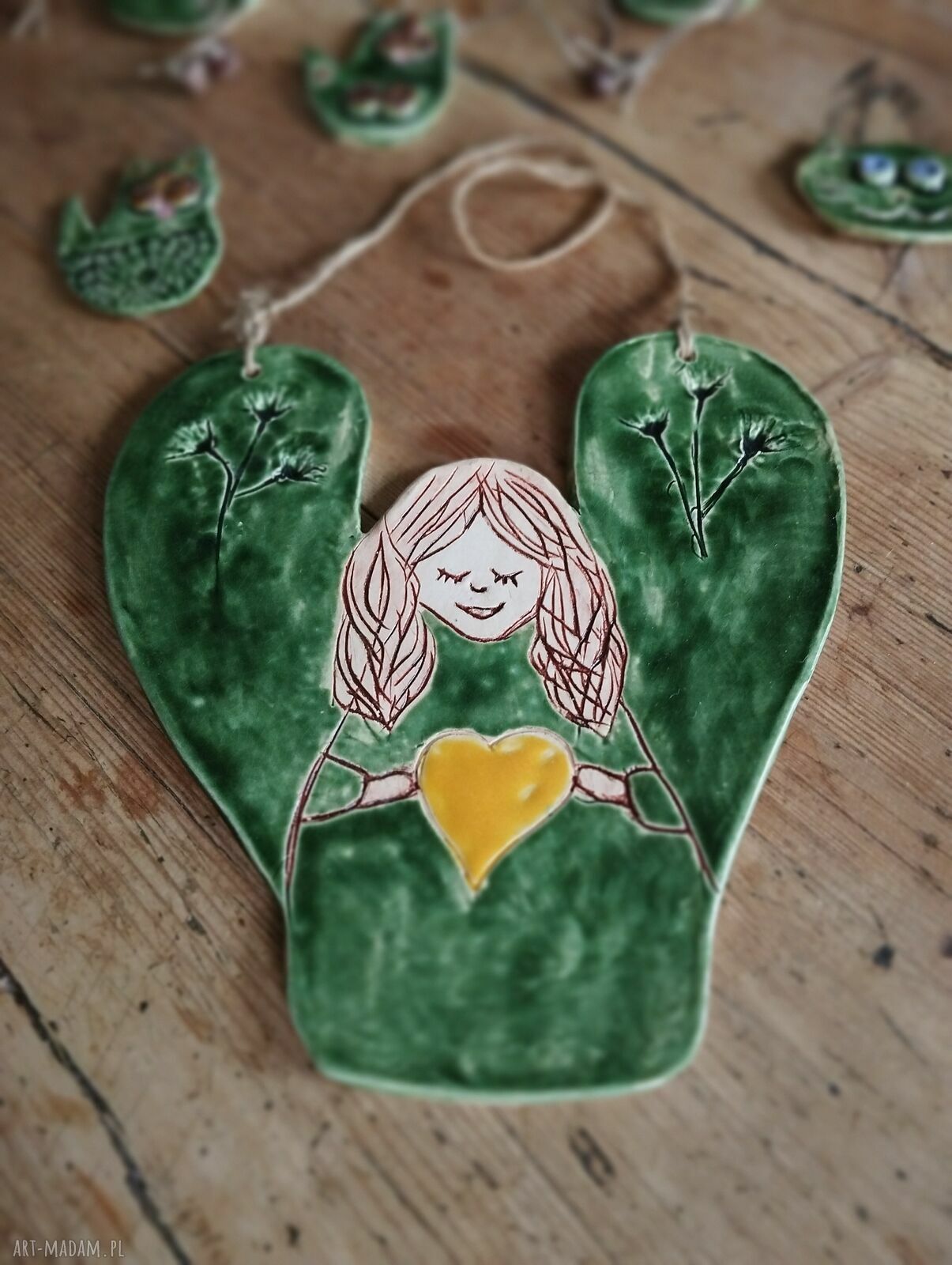Ręcznie robiona ceramiczna anielica do zawieszenia
