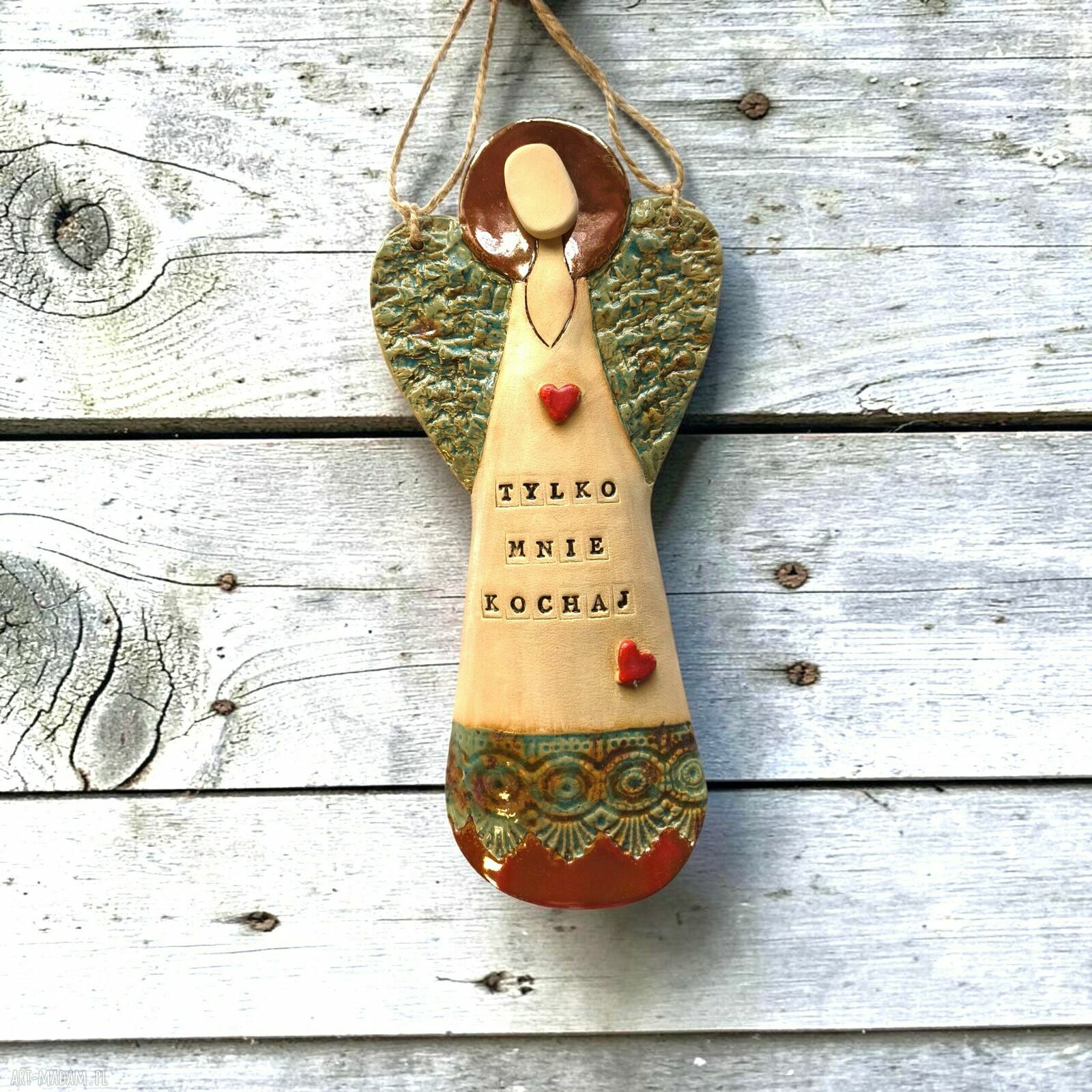 Duży anioł ceramiczny „Tylko mnie kochaj” do powieszenia