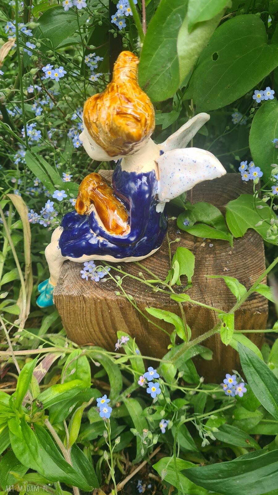 Anioł ceramiczny z pieskiem - rękodzieło do Twojego domu