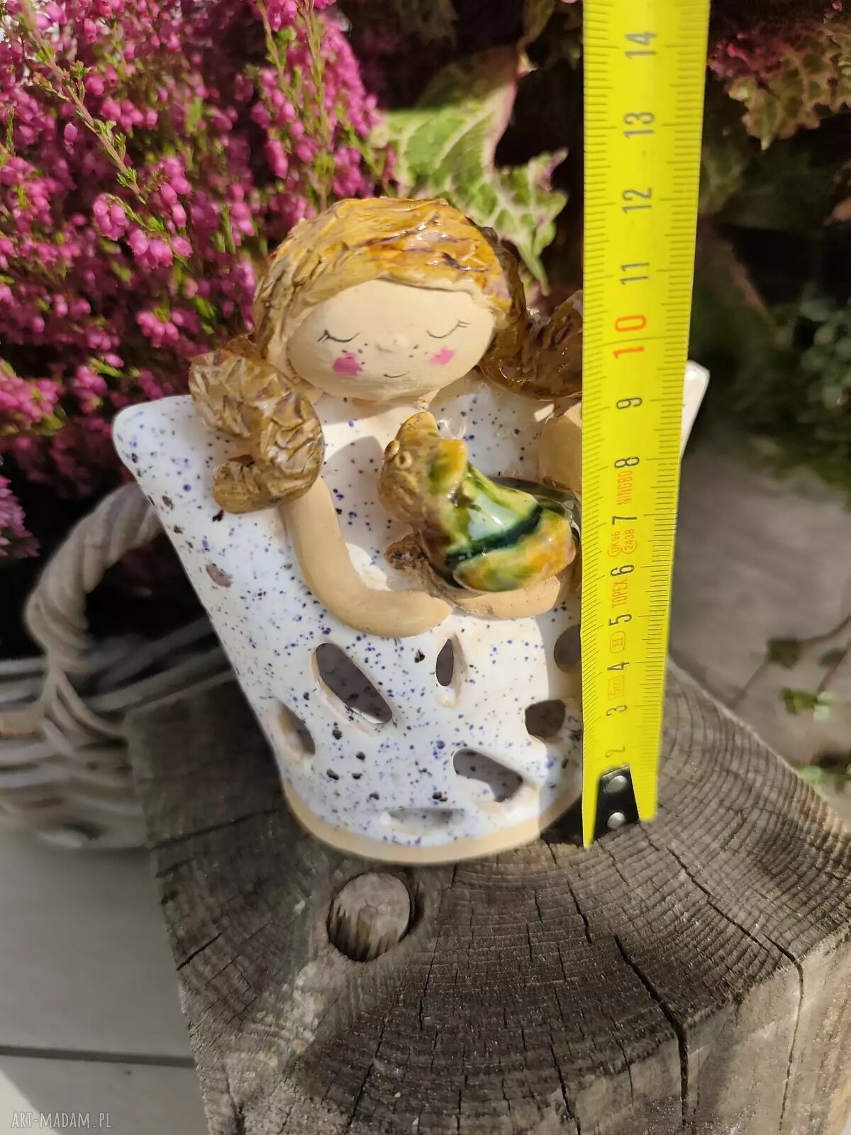 Ceramiczny lampion w kształcie anioła z kotem