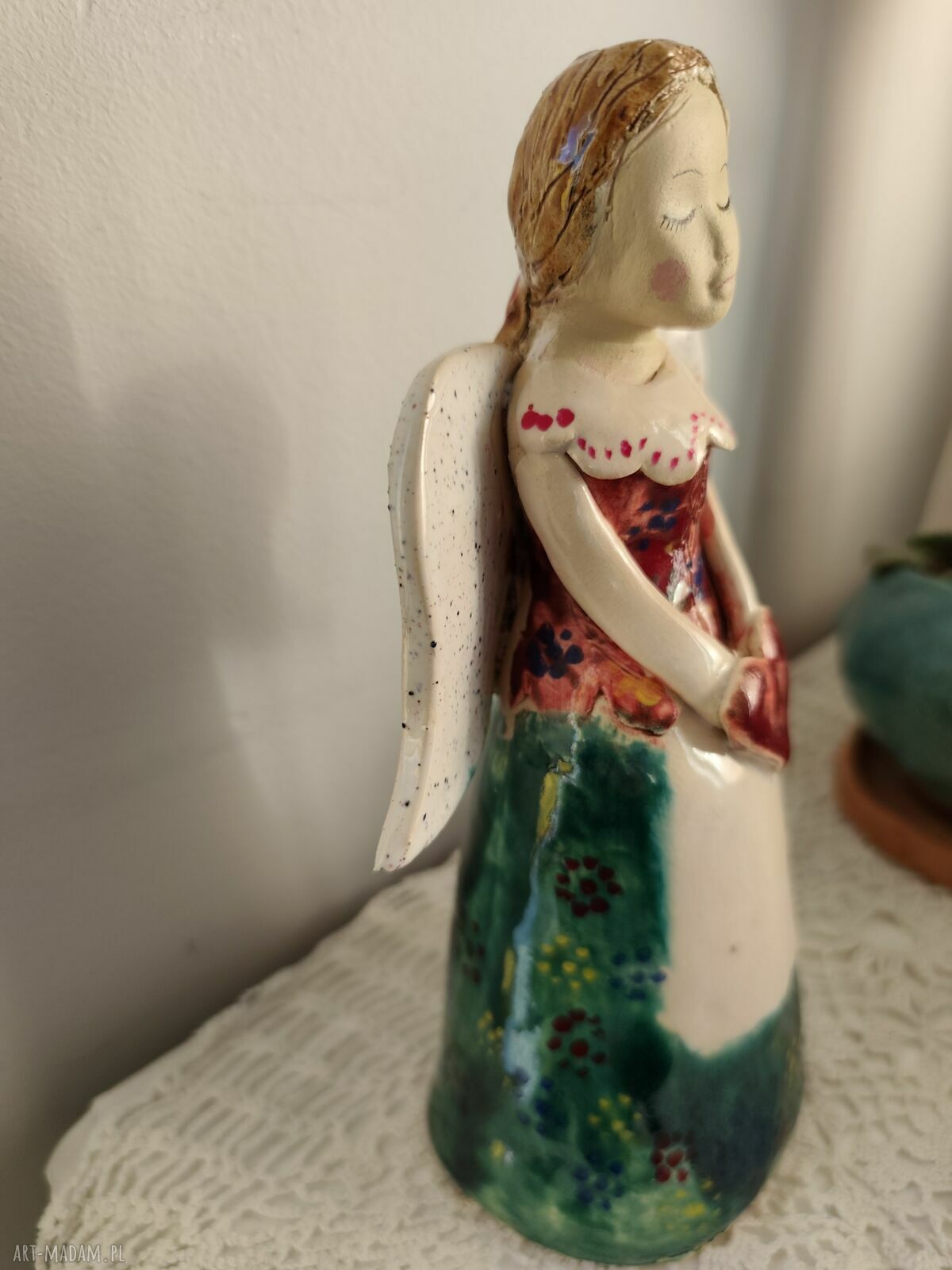 Anioł ceramiczny ręcznie szkliwiony - wyjątkowy prezent dla niej
