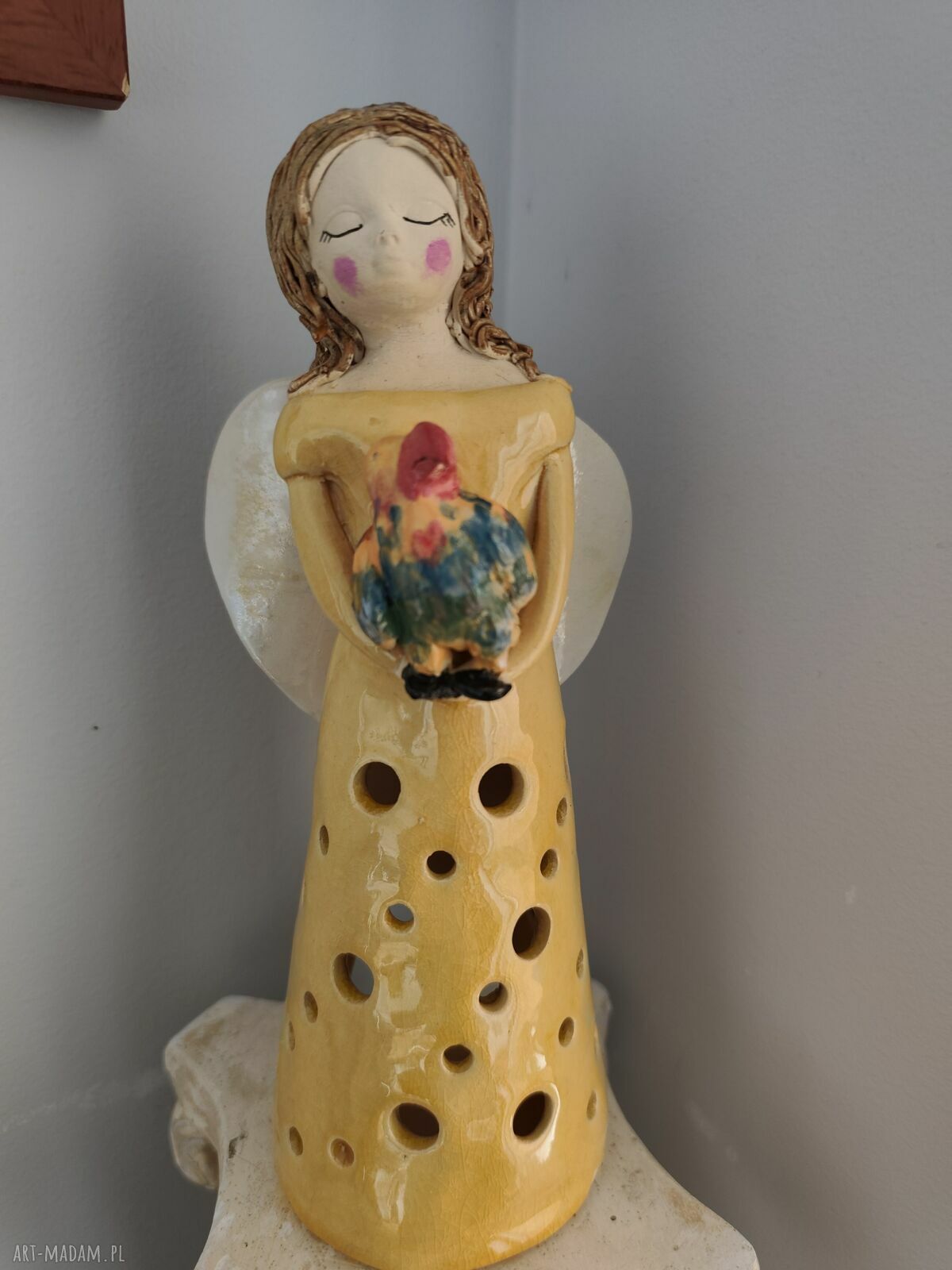 Anioł ceramiczny lampion Wolna Chwila z motywem papugi