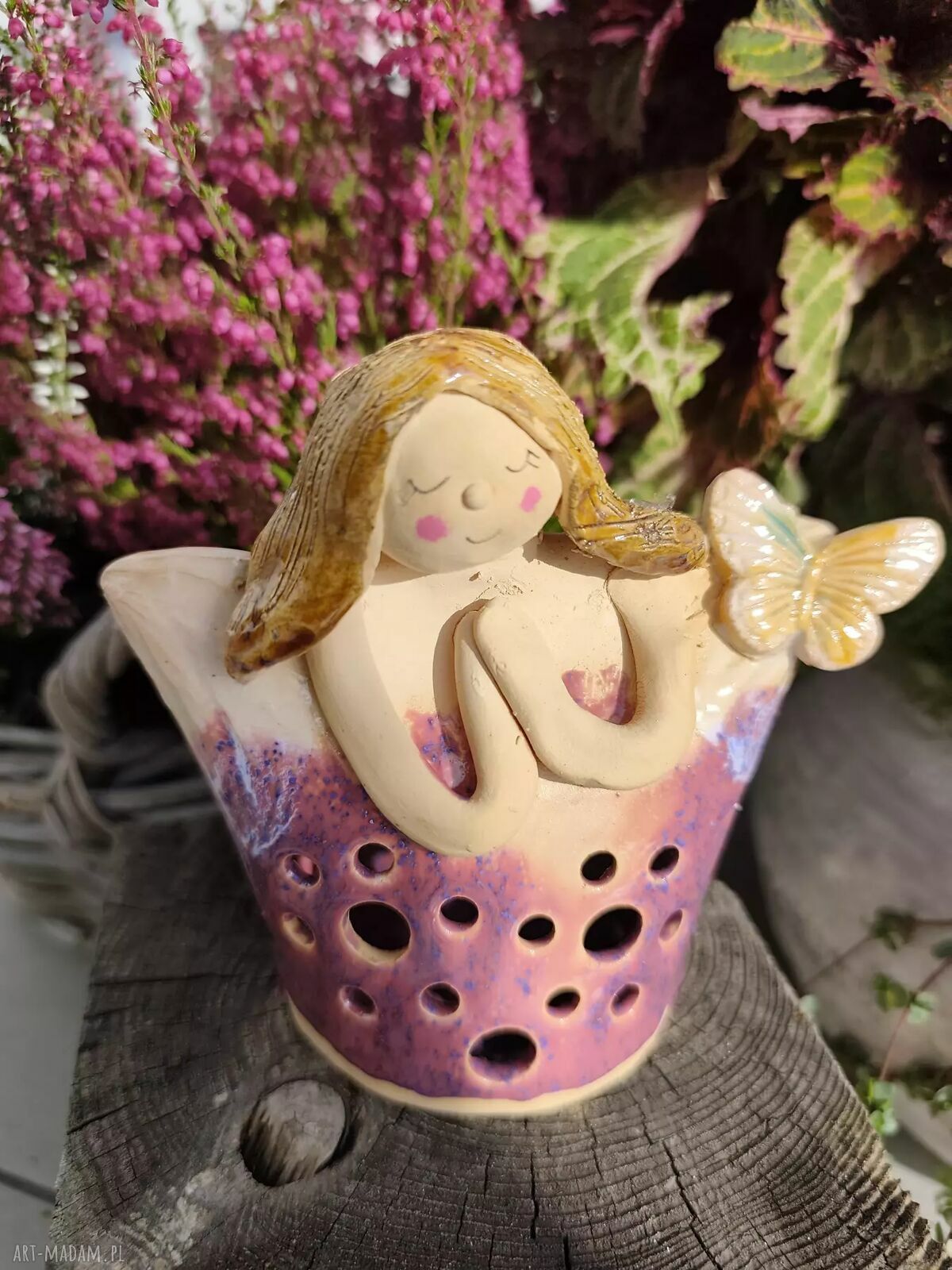 Anioł ceramiczny - lampion z motylem do domu