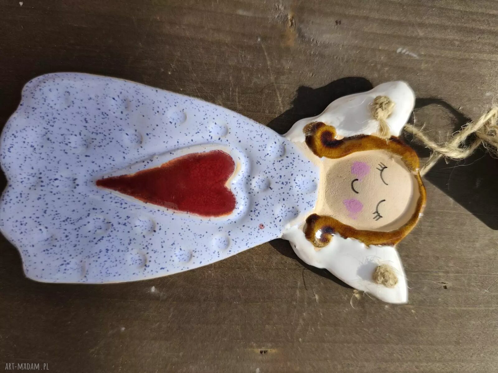 Uroczy ceramiczny aniołek - ręcznie wykonany prezent