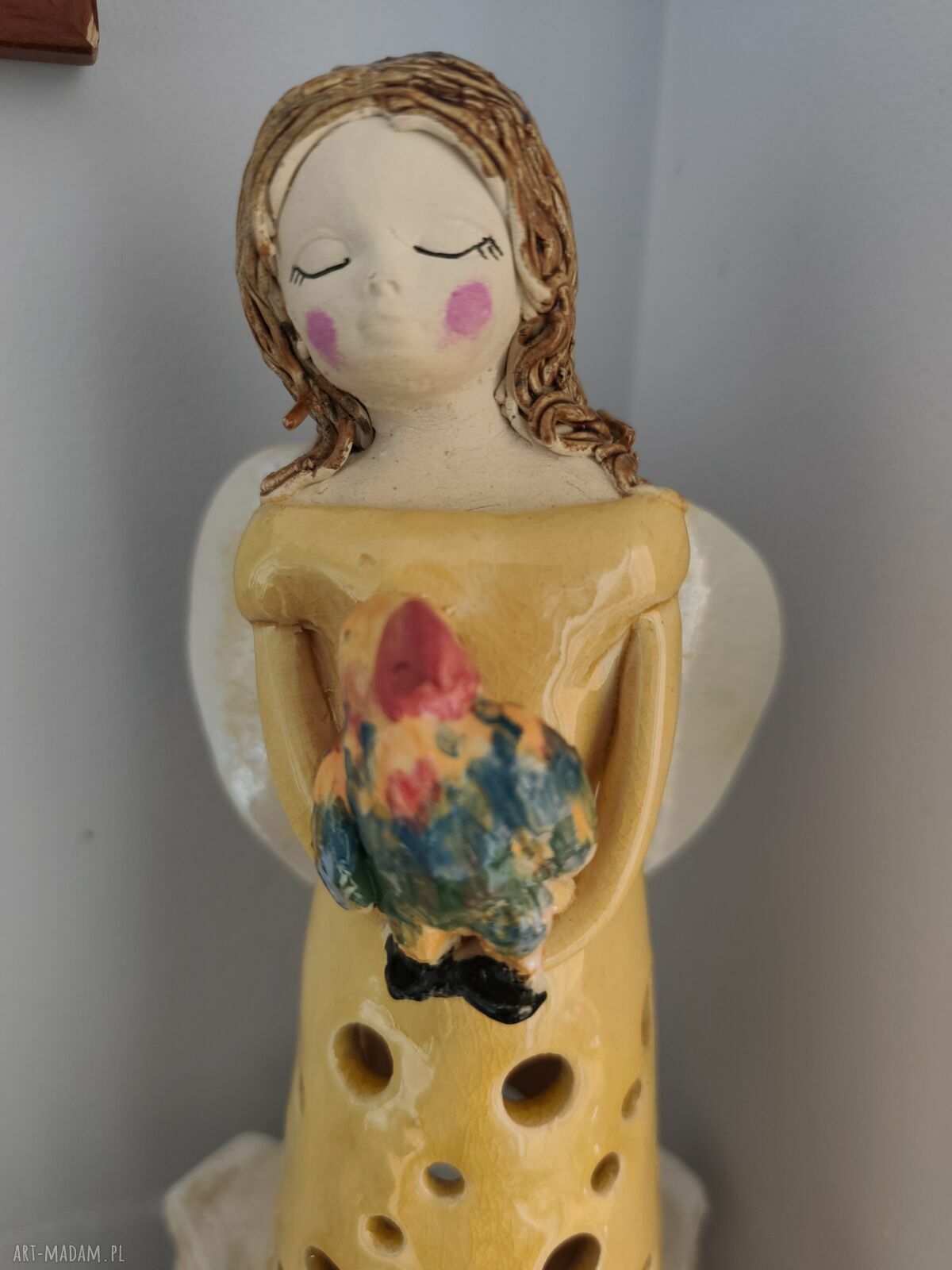 Anioł ceramiczny lampion Wolna Chwila z motywem papugi