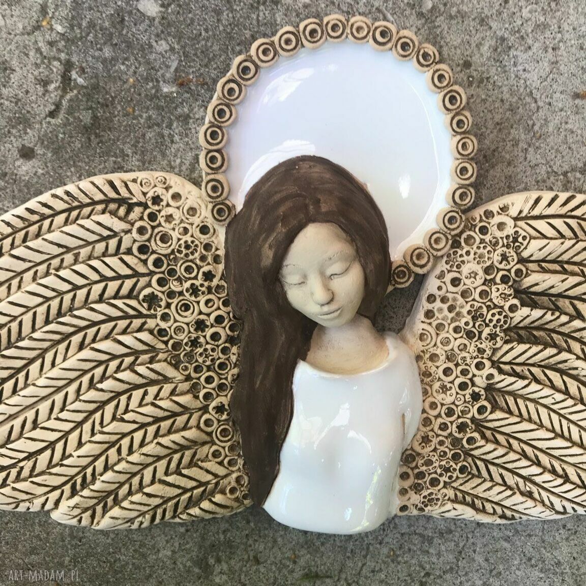 Anioł ceramiczny Sitan II na ścianę - ręcznie lepiony