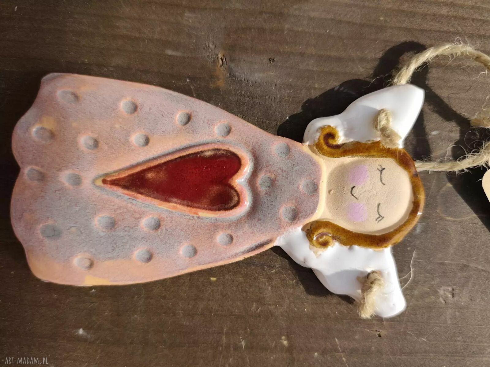 Uroczy ceramiczny aniołek - ręcznie wykonany prezent