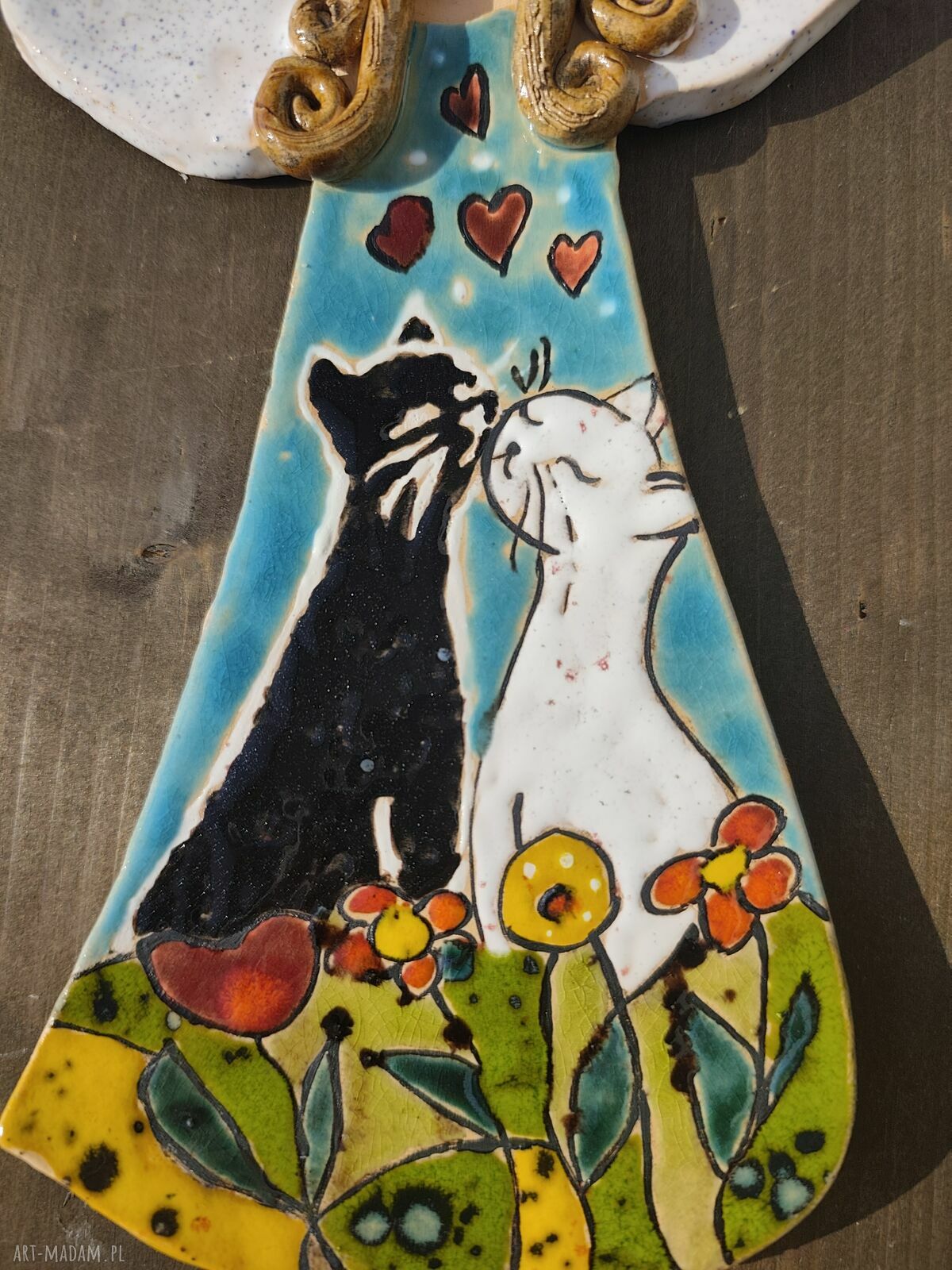 Ręcznie lepiony anioł ceramiczny - wyjątkowa pamiątka na Chrzest, Komunię i Ślub
