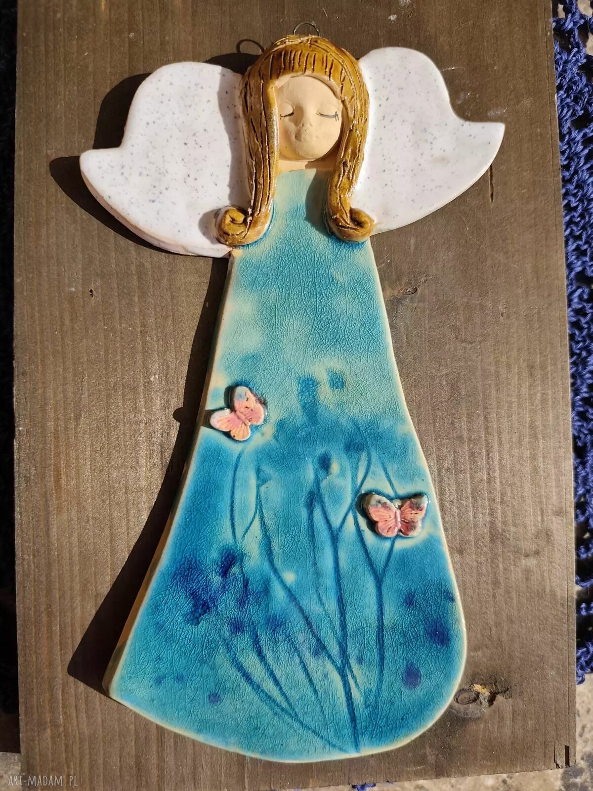 Anioł ceramiczny z motylami - turkusowa dekoracja handmade