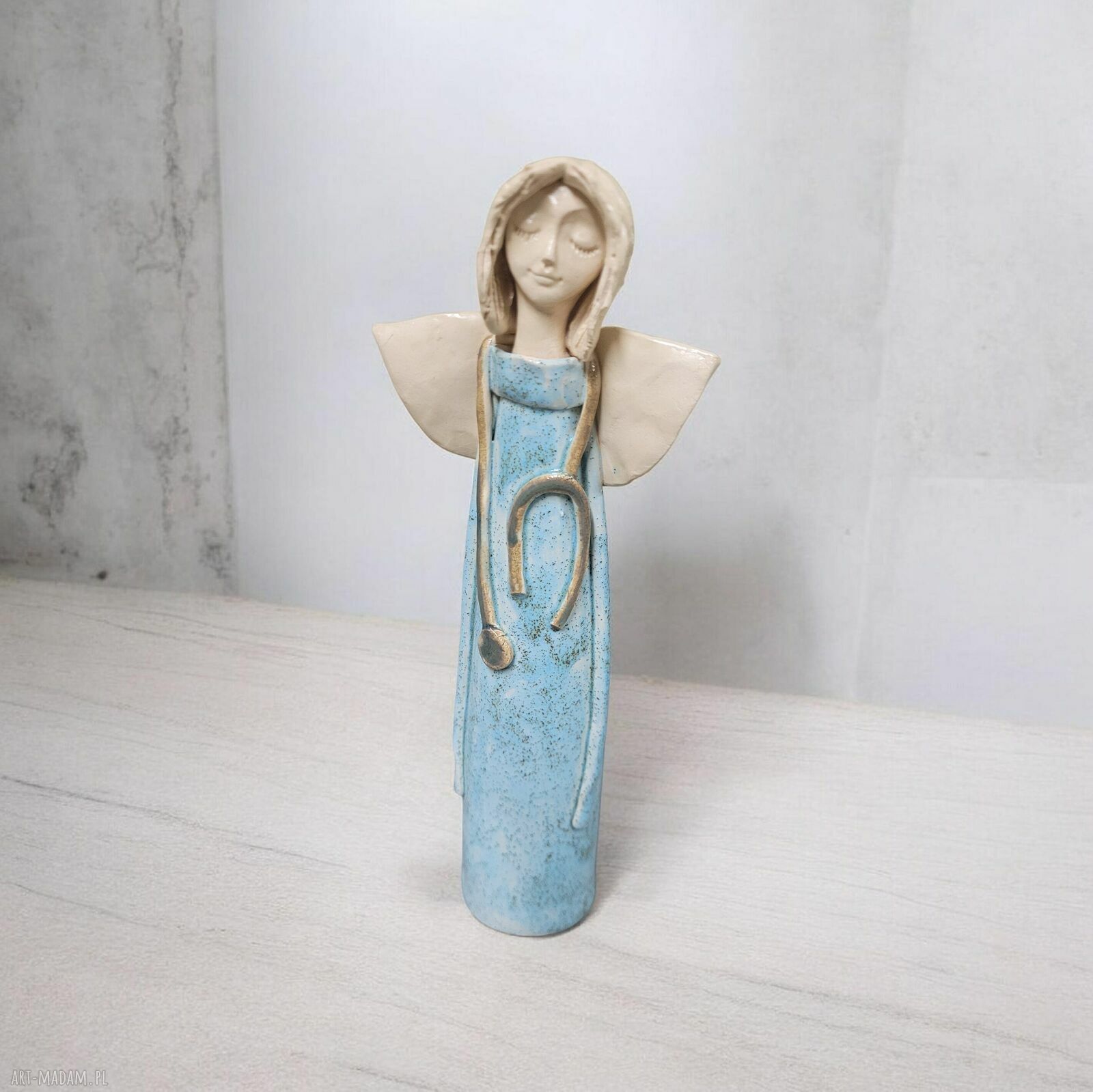 Anioł dla lekarza - ceramiczny upominek ręcznie robiony