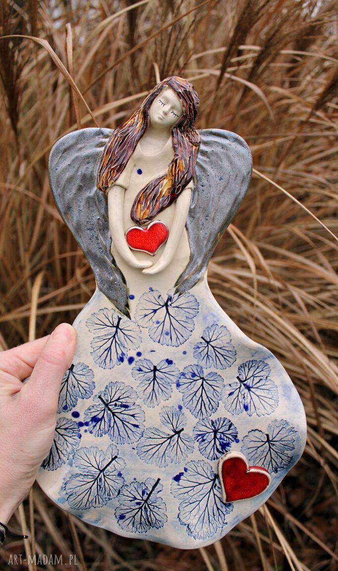 Kobaltowy anioł ceramiczny do powieszenia na ścianę