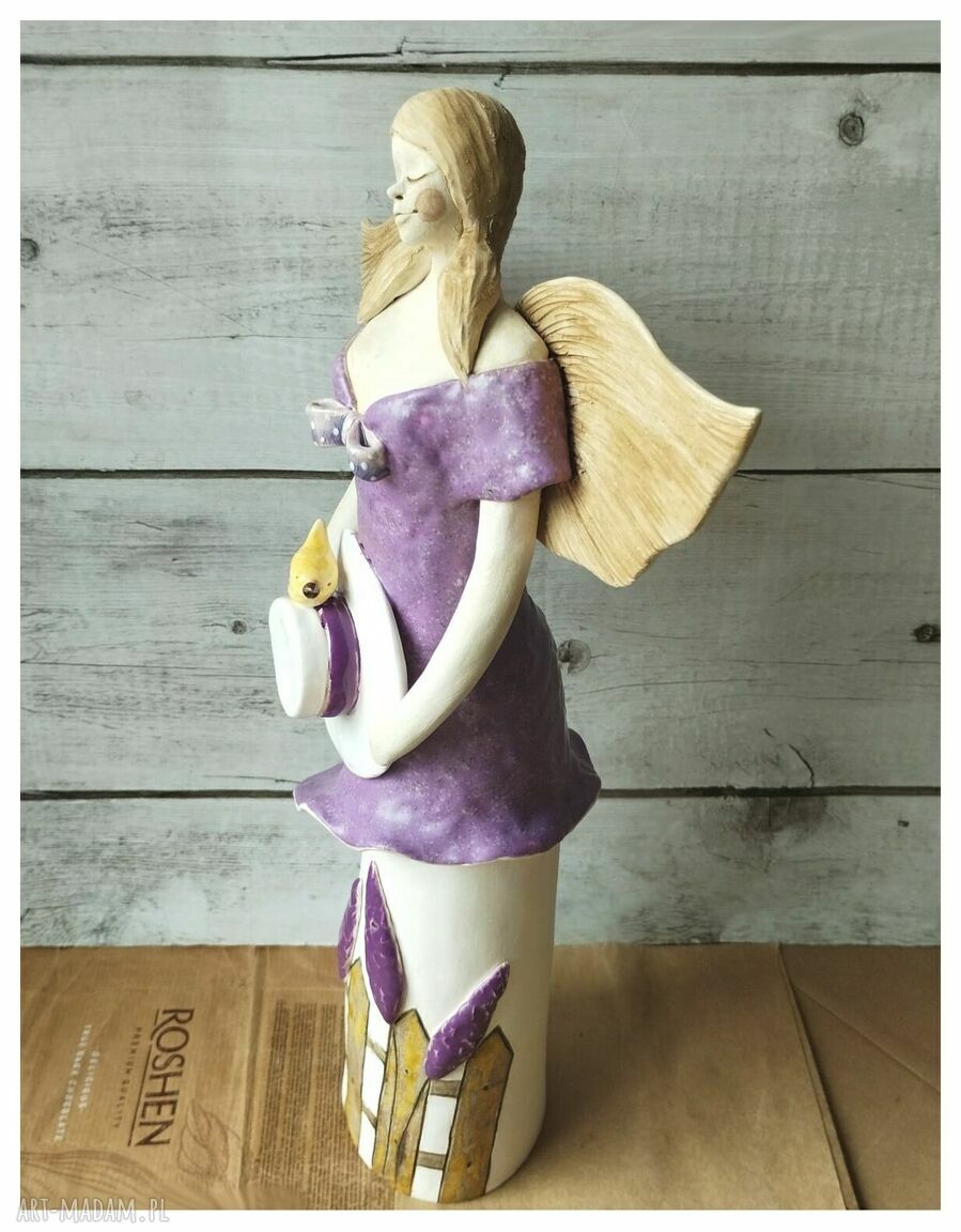 Anioł lawendowy z kapeluszem - ceramika handmade