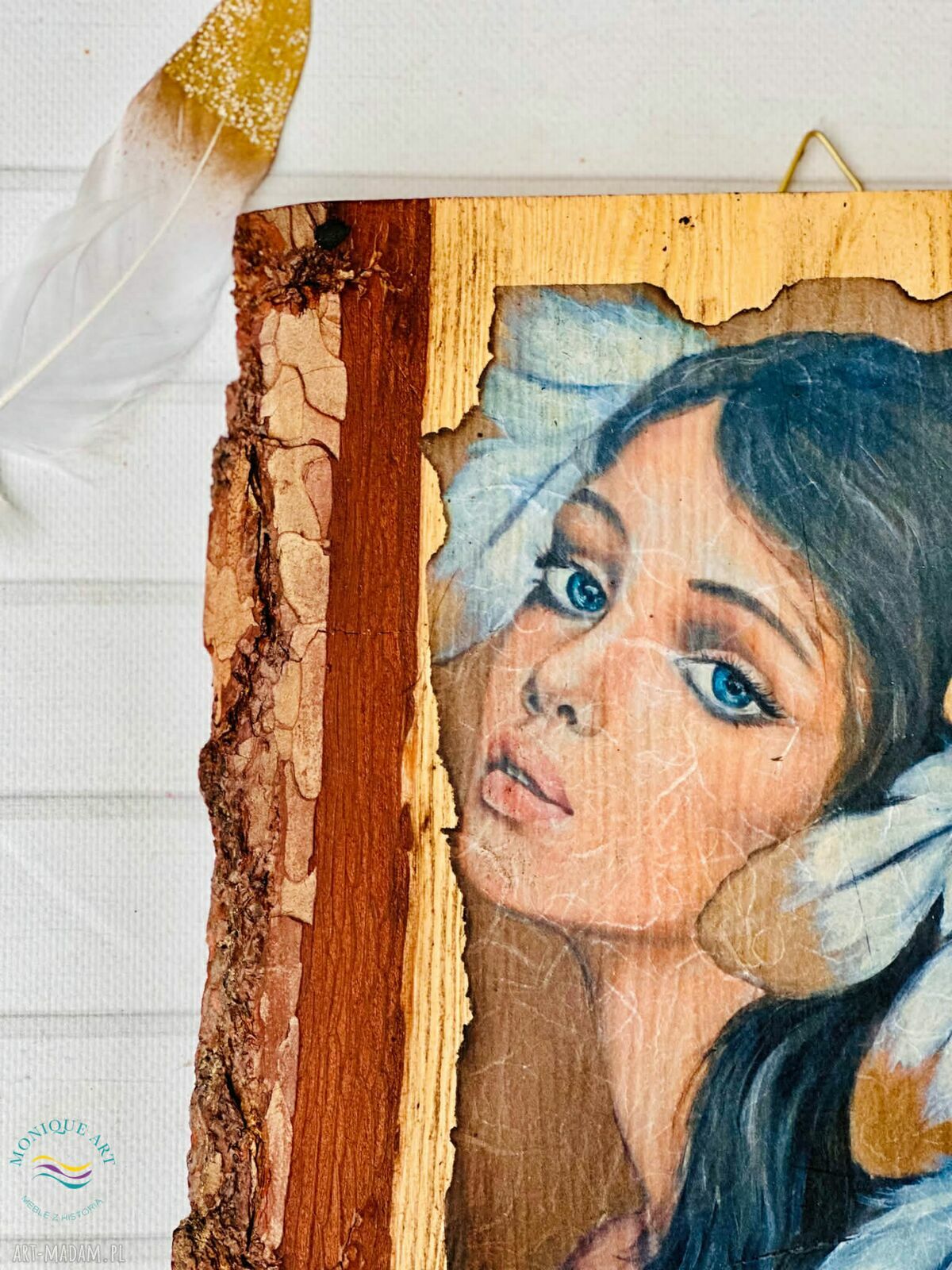 Anioł na naturalnej desce - cytat życzeń „Celebruj każdą chwilę”