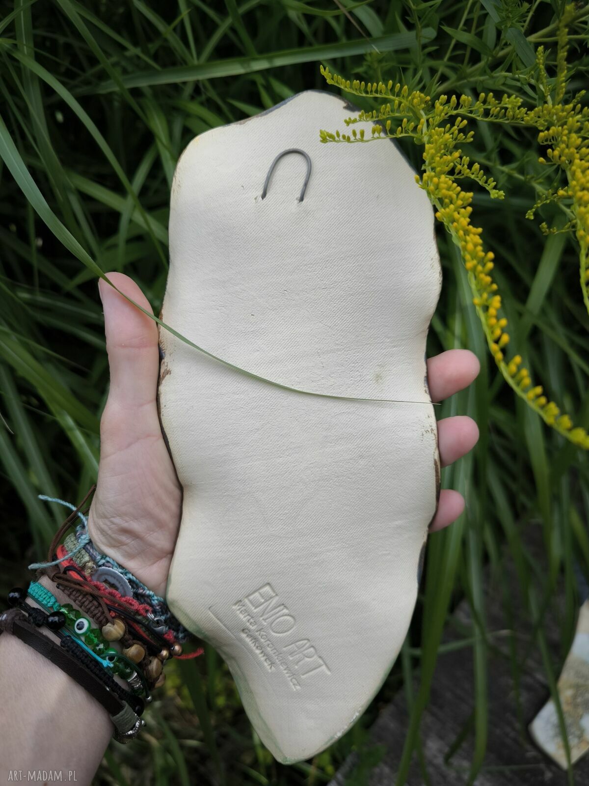 Anioł ceramiczny Poziomka - unikatowa dekoracja wnętrza